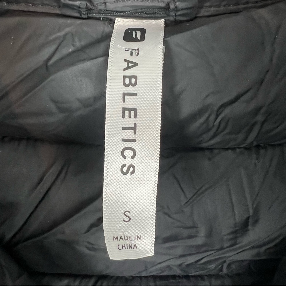 Fabletics Womens Lightweight Packable Down Fill F… - image 7
